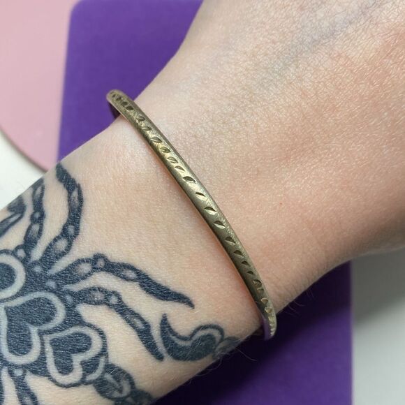 💛 Vintage 925 Diamond Cut Bangle Bracelet - Picture 6 of 6